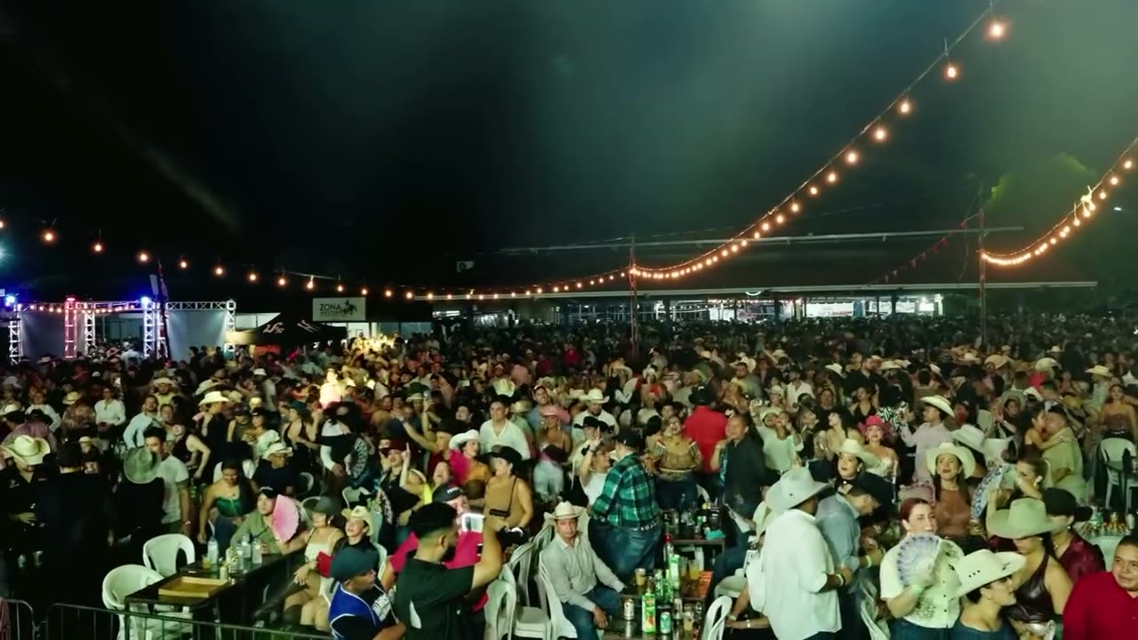 Público del Wild West Zona Brava en la Feria de David, agosto 2026